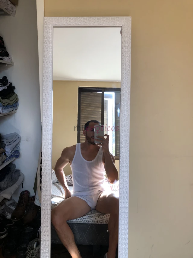 Soy un man 100 activo ful discrecion varonil morboso dominante con buena dotaciontambien doy buena compania para pasar un buen momento agradable dispu...