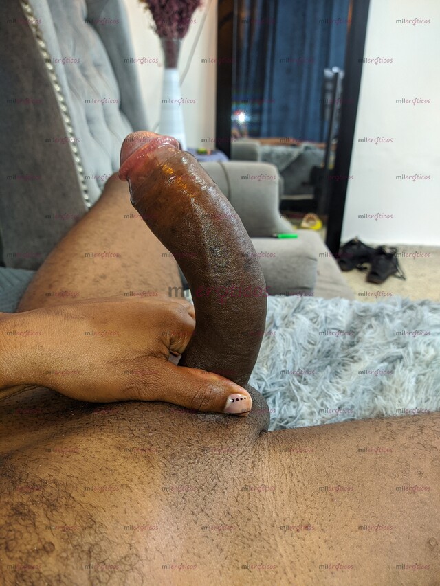 FOTOS DE SOY UN MORENO TALADRADOR MUY ARRECHO CON UN PENE ENORME DE 24 CM