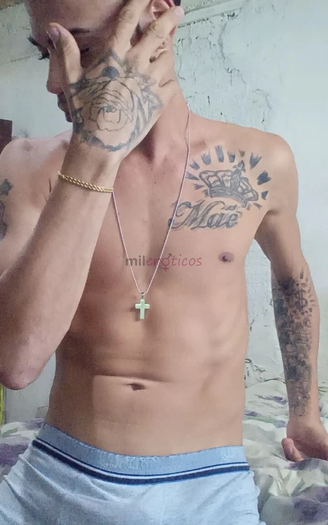 Iae dlc me chamo ricardo gaelsou moreno claro tenho 1 84 de altura 62 kg corpo definido 21 aninhos olhos claros e 23 cm de pau grosso acompanhante de...