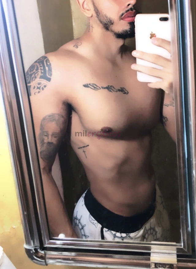 Sou de manaus mas to morando em sp moreno 1 70 arl cheiroso atraente estiloso namoradinho safado me chama no whtsp vamos troca uma ideia estou disponi...