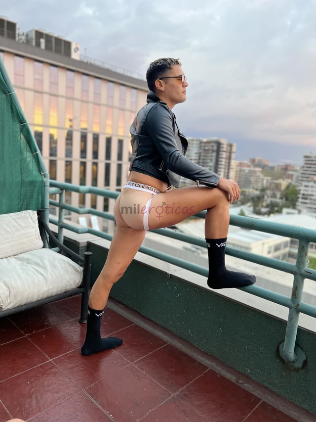 Nuevo en chile estoy de paso me quedo muy pocos dias el servicio que yo te ofrezco es un trato de novio servicio convencional despedidas salidas cenas...