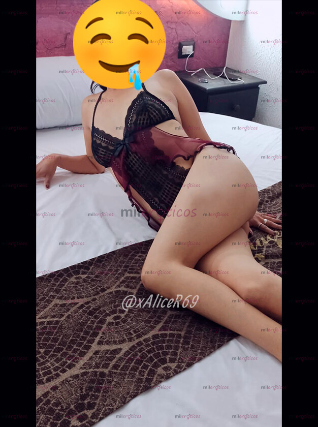 FOTOS DE NUEVA EN EL AMBIENTE, DELGADITA CON MUCHAS GANAS DE COGER ...