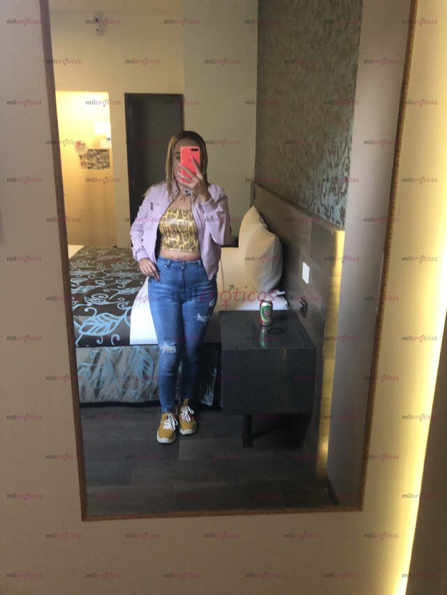 FOTOS DE KELLY SÚPER SEXY EXTREMADAMENTE EXTROVERTIDA