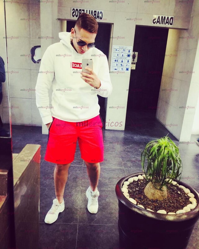 FOTOS DE MÁXIMO, COLOMBIANO MEXICANO, 19 CMS Y UN CULO TOP