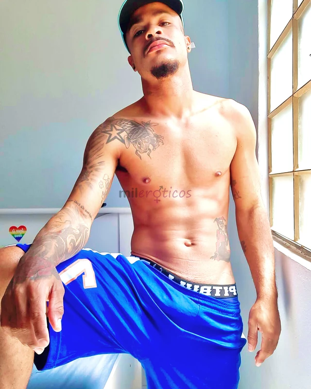 Sou discreto atendo casais homens e mulheres sou novo na cidade atencioso e carinhoso realizo fetiches tenho videos caseiros fazendo sexo tambem macho...