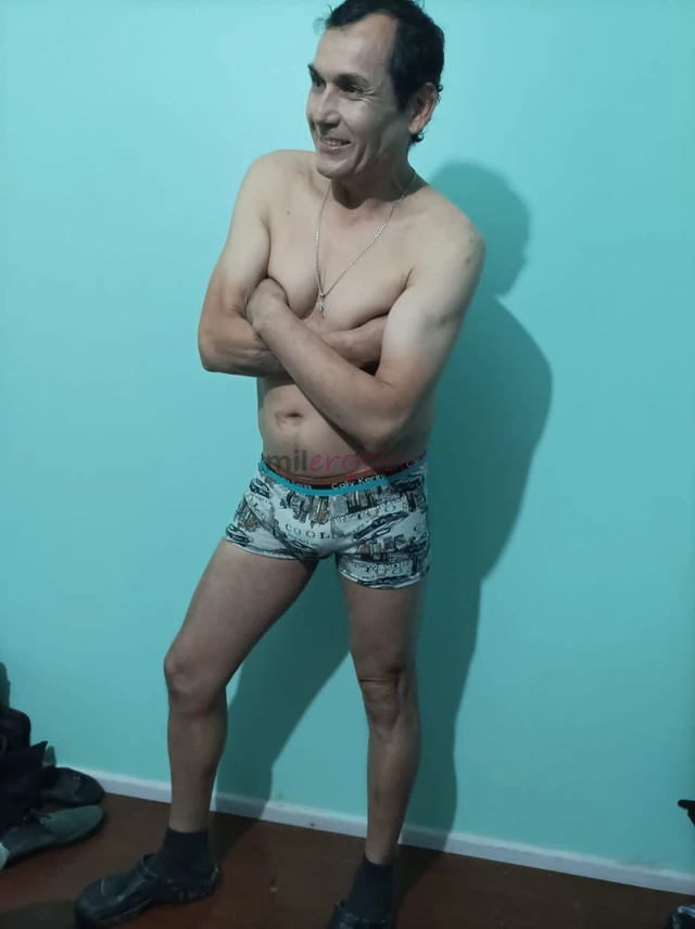 Soy simpatico agradable culto y dispuesto a todo scorts guerrero podemos tener citas o al grano disponible las trato bien las complasco en lo que quie...