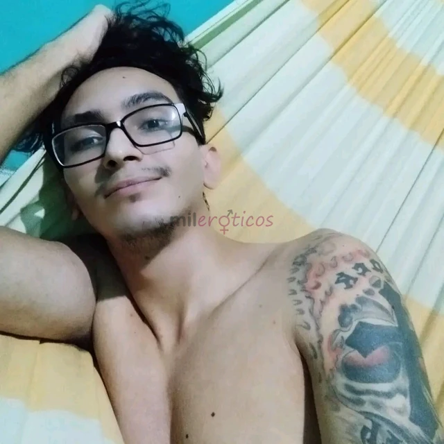 Ola me chamo david tenho 26 anos ativo apaixonado por c ex mltr fab salva vidas 21 cm de pika grossa e envergada magro definido 1 m 91 cm altura atend...