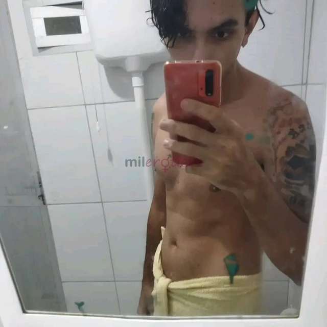 Ola me chamo david tenho 26 anos ativo apaixonado por c ex mltr fab salva vidas 21 cm de pika grossa e envergada magro definido 1 m 91 cm altura atend...