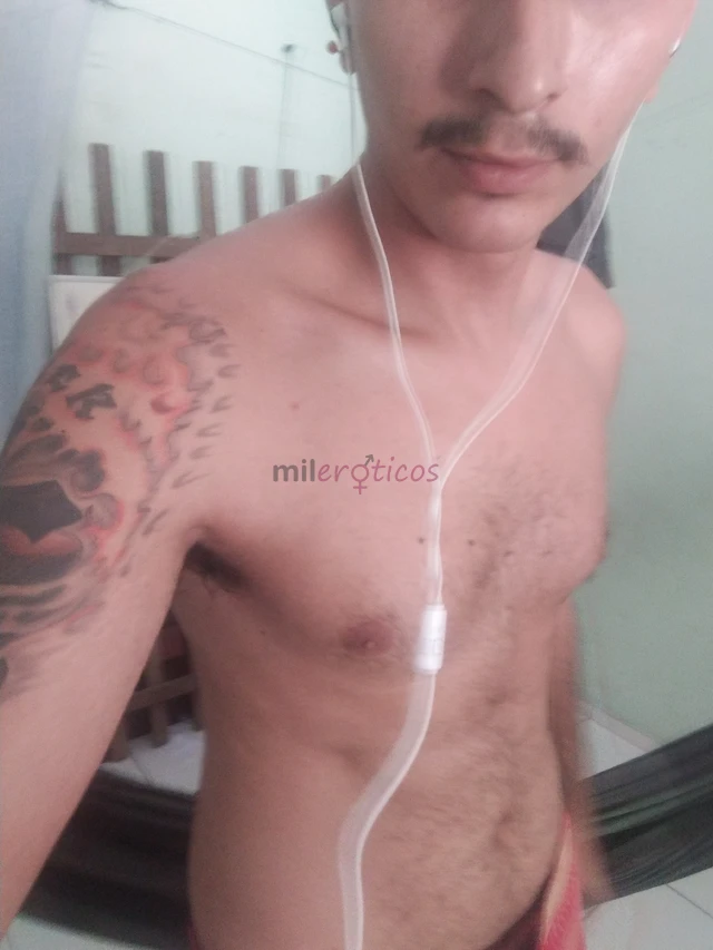 Ola me chamo david tenho 26 anos ativo apaixonado por c ex mltr fab salva vidas 21 cm de pika grossa e envergada magro definido 1 m 91 cm altura atend...