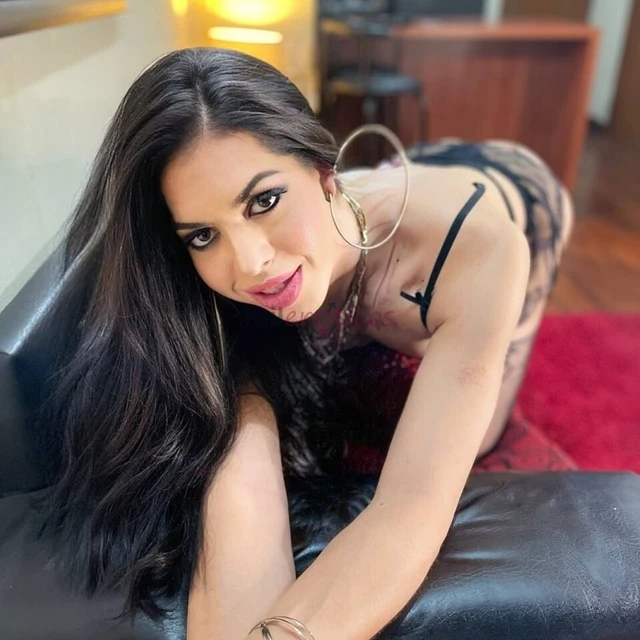 Hola mis amores soy andrea una hermosa y carismatica chica transexual alta y de excelente piel suave y blanca pasionaria por un cuerpo esbelto ricas d...