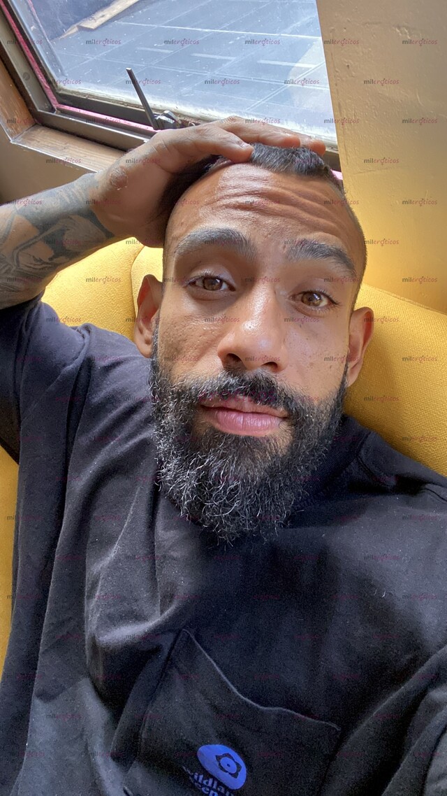 FOTOS DE DISPONIBLE LAS 24 HORAS COLOMBIANO DOTADO FITNES