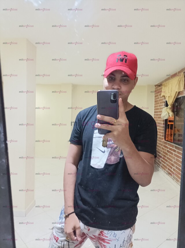 FOTOS DE VENEZOLANO MORENO ARDIENTE EN MEDELLIN COMPLACE ES MI MISIÓN