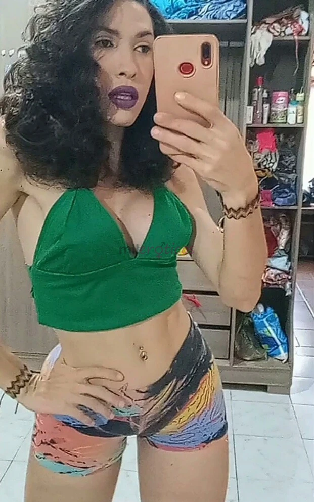 Sou ashley safadinha totalmente liberal sou ativa e passiva gosto de uma sacanagem sem frescura e sem pressa tenho experiencia com iniciantes adoro do...