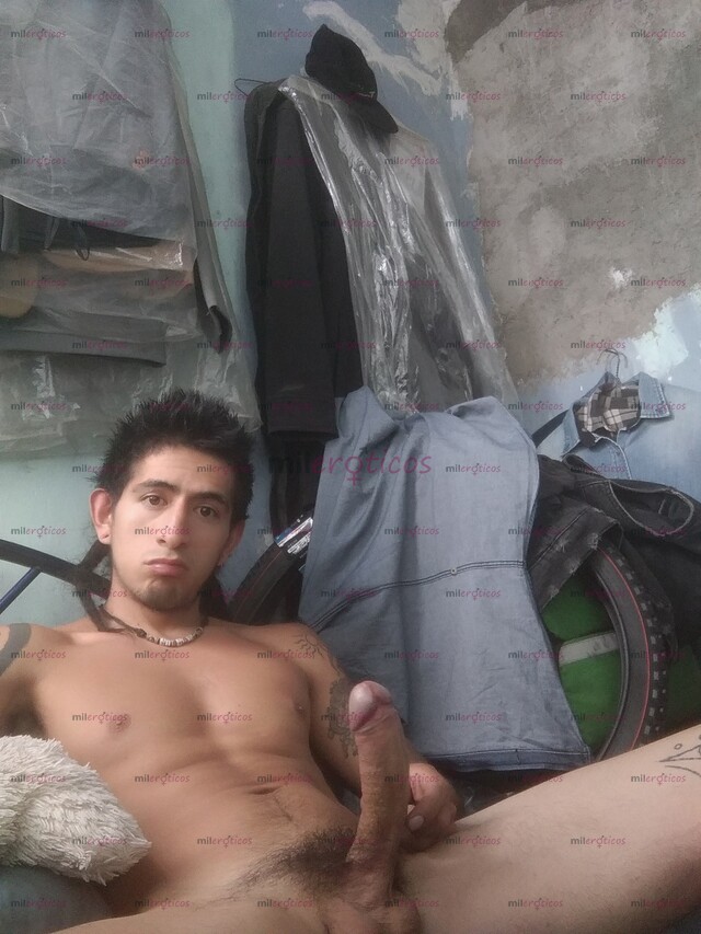 FOTOS DE CRISTOPHER... TATUADO, LUJURIOSO Y MUY FOGOSO EL NINFÓMANO QUE BUSCAS !