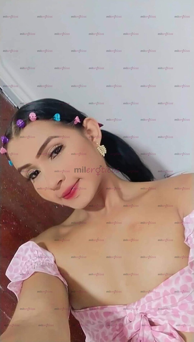 FOTOS DE HERMOSA CHAPARRITA CON UN RICO CULO Y UNA GARGANTA PROFUNDA