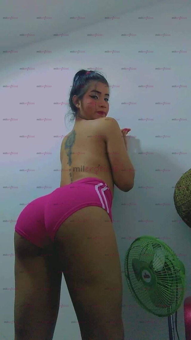 FOTOS DE HERMOSA CHAPARRITA CON UN RICO CULO Y UNA GARGANTA PROFUNDA