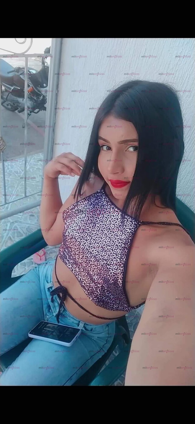 FOTOS DE HERMOSA CHAPARRITA CON UN RICO CULO Y UNA GARGANTA PROFUNDA