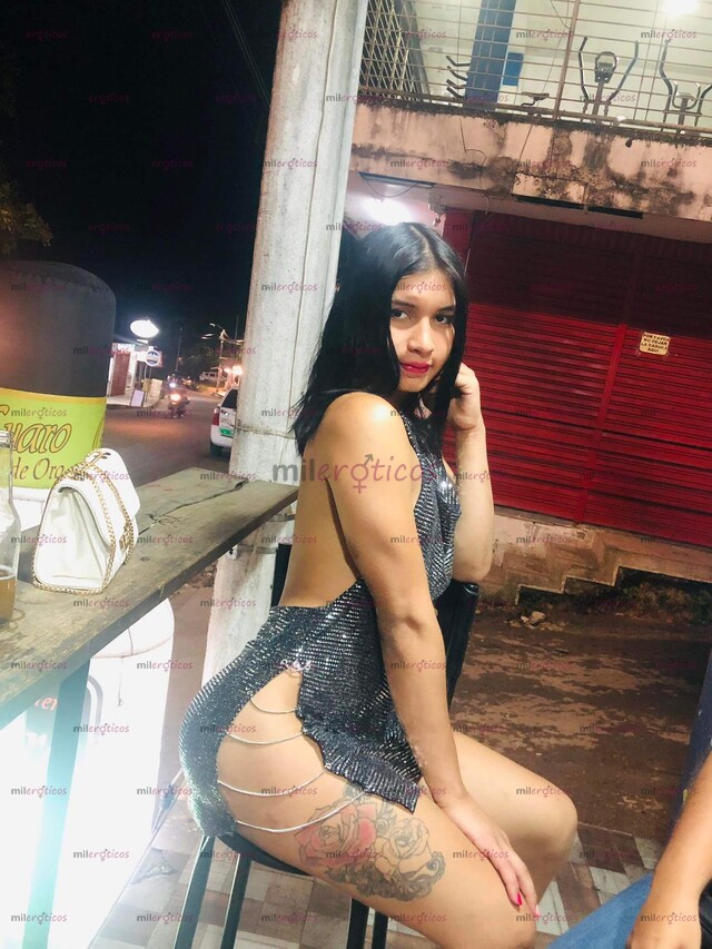 FOTOS DE HERMOSA CHAPARRITA CON UN RICO CULO Y UNA GARGANTA PROFUNDA