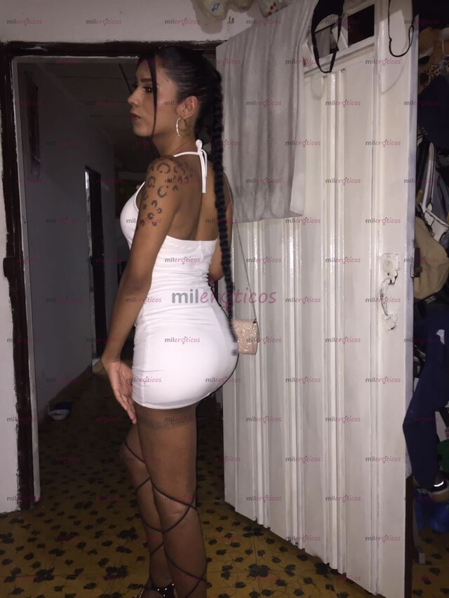 FOTOS DE VALERI CHICA DE 22 AÑOS CON GANAS DE UNA VERGA DELICIOSA