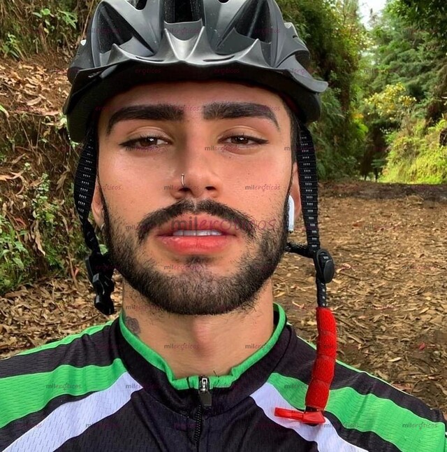 FOTOS DE PAISA,VERGON 21CTM ,CULO ROSADO ESTRECHO