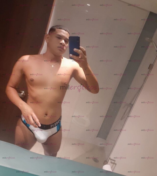 FOTOS DE DOMINANTE FETICHISTA DOTADO VERGON CARGADO DE LECHE MACHO DRISCRETO CON SITIO