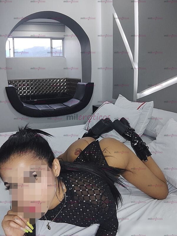 FOTOS DE CHICA SÚPER SENSUAL CON CARISMA MUY BIEN PORTADA SOLO PARA TY