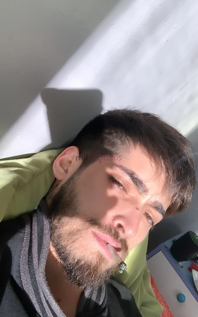 Hola mi nombre es james chico de 23 anos disponible para el mejor sexo venta de contenido masaje erotico y relajantes morbos trios fetiches y videos l...