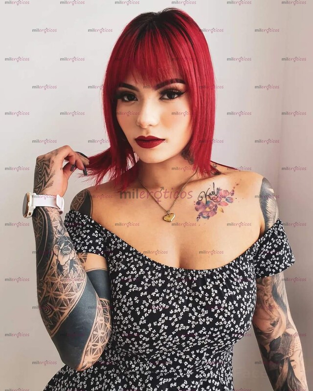 FOTOS DE JOVEN Y HERMOSA PELIRROJA CON CUERPO NATURAL