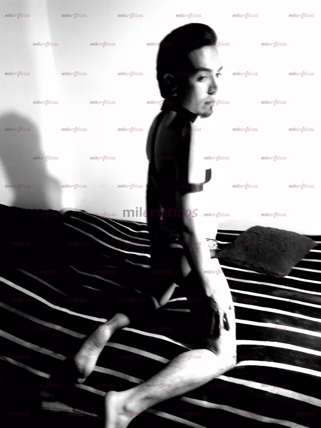 FOTOS DE NICO VERSÁTIL CALIENTE, COMPLACIENTE, JOVEN, REAL