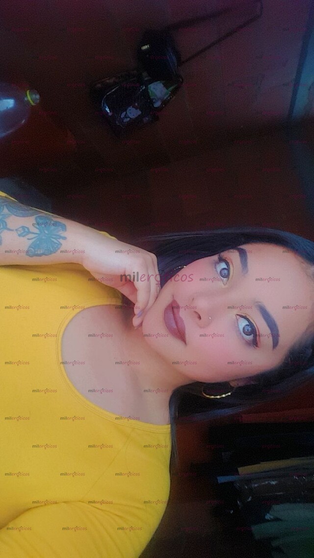 FOTOS DE HERMOSA MORENA DISPUESTA A TODO PARA PASARLA RICO