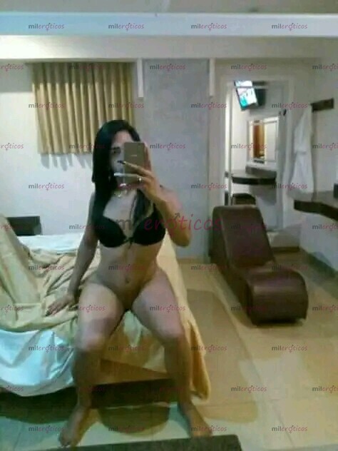 FOTOS DE HOLA HOLA SOY UNA MORENA BIEN DESPIERTA EN BESOS NEGRO