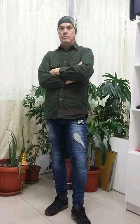 Hola corazones soy un colombiano alto buen amante muy carismatico dispuesto a darte un rato super agradable y excitante soy masajista profesional cuen...