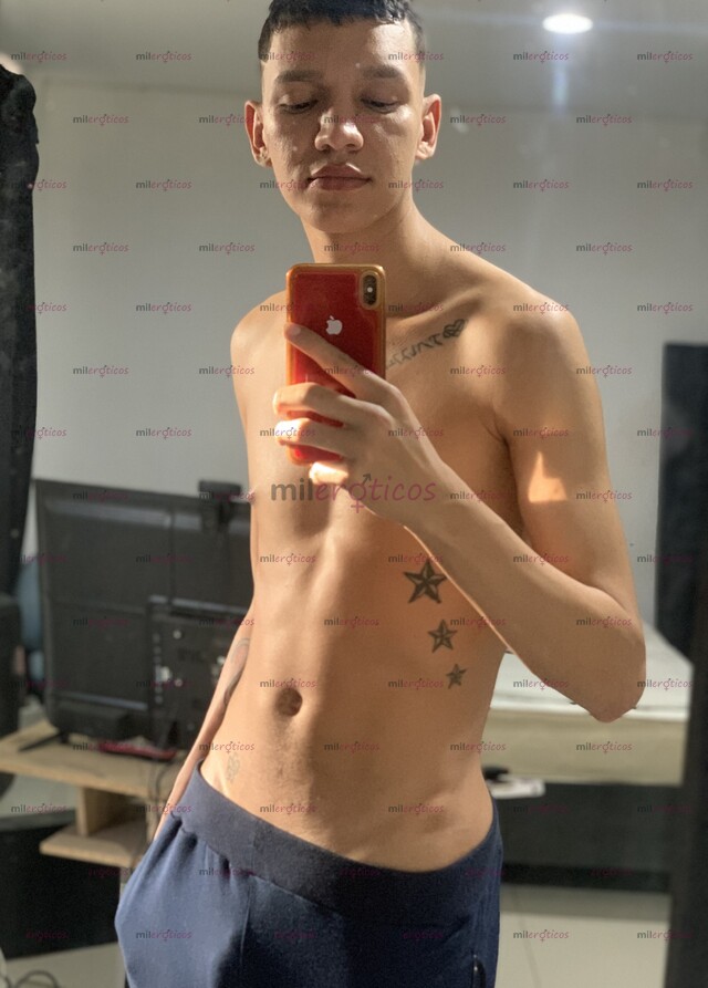 FOTOS DE CHICO LATINO NUEVO EN LA PÁGINA VERSÁTIL