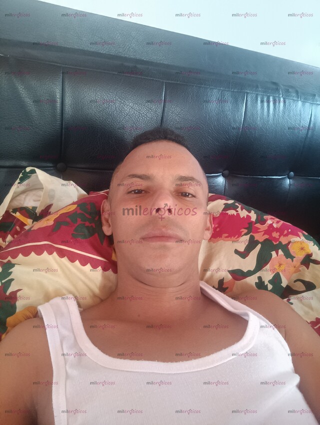 FOTOS DE PERSONA SERIA Y CENTRADO. PARA BUENAS COMPAÑÍAS