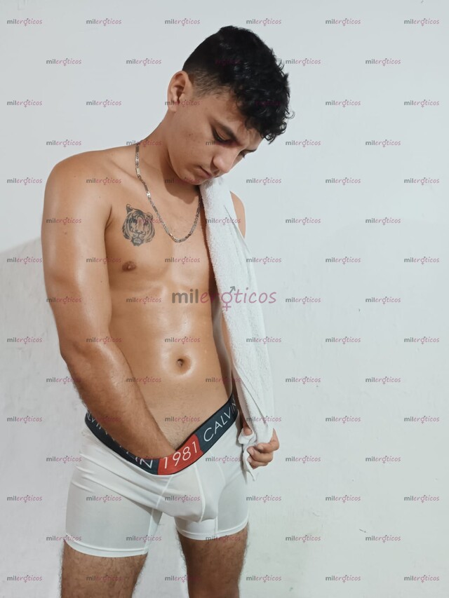 FOTOS DE JOVEN CALIENTE PARA COMPLACER TUS FETICHES