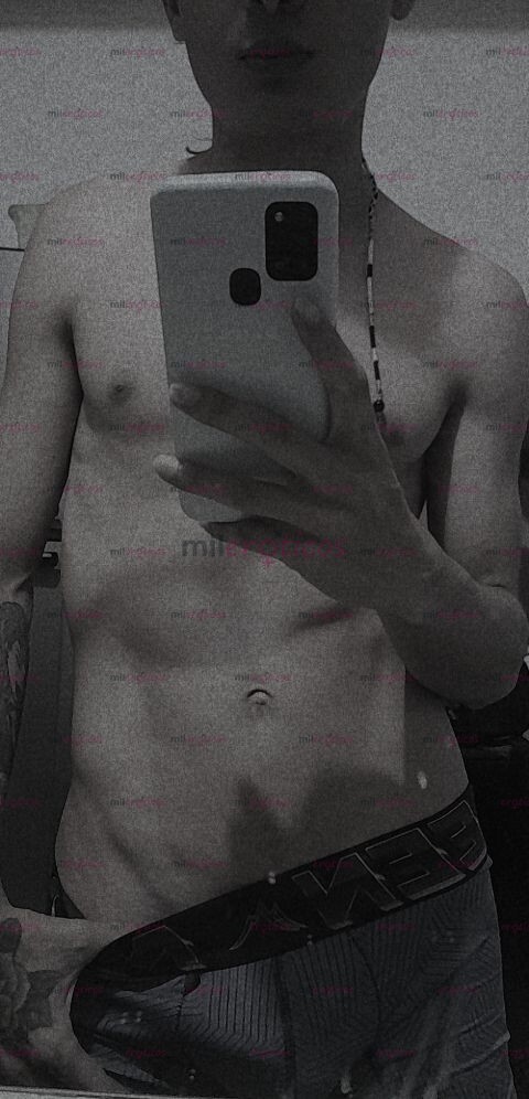 FOTOS DE VERGON ARRECHO, CHICO ATRACTIVO Y CALIENTE, COMPLACIENTE