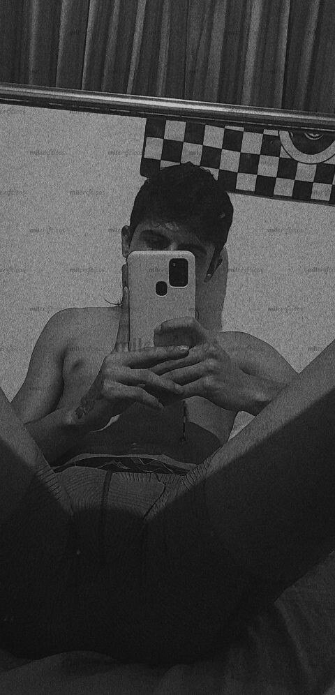 FOTOS DE VERGON ARRECHO, CHICO ATRACTIVO Y CALIENTE, COMPLACIENTE