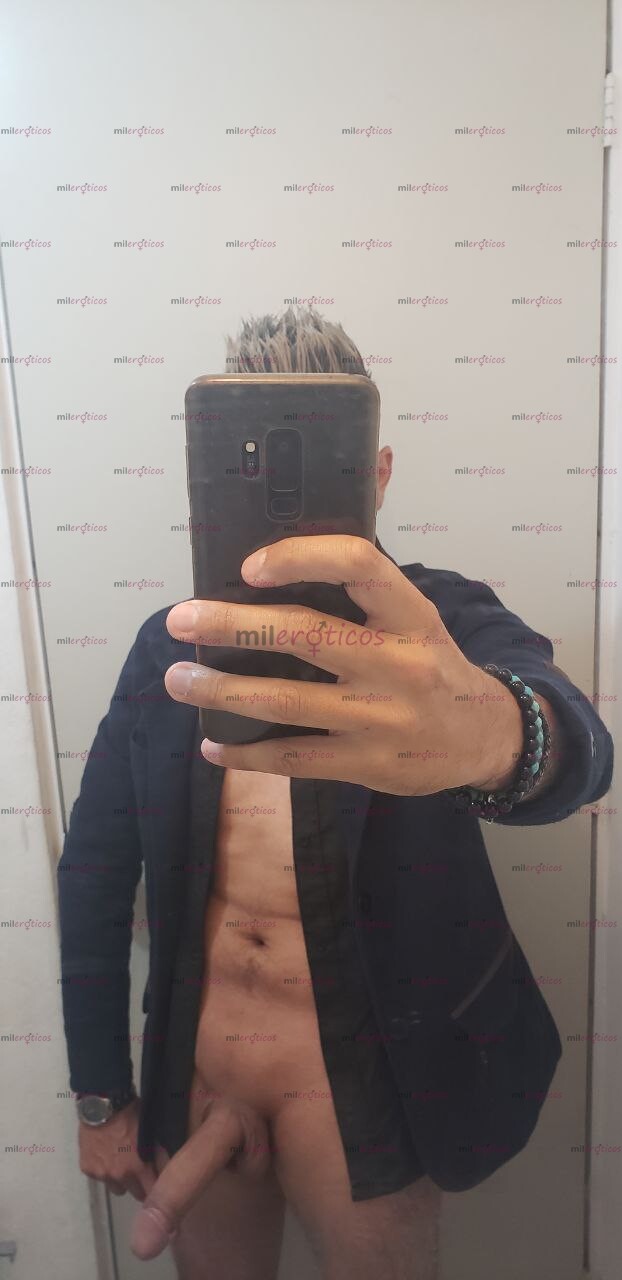 FOTOS DE CHICO DOTADO CON 20 CM DE HERRAMIENTA PARA SATISFACER TUS FANTASIAS