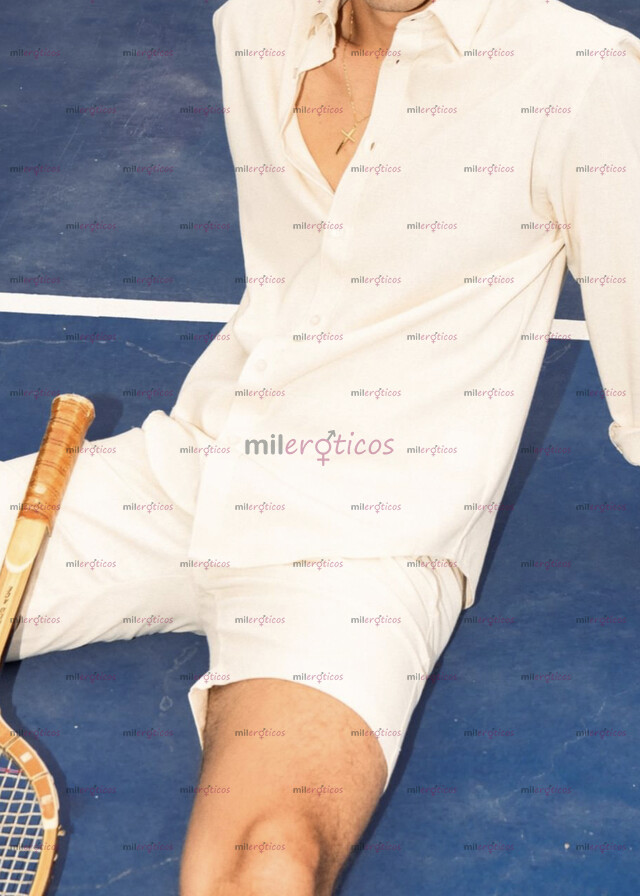 FOTOS DE ALEJANDRO COMPLACIENTE, PREGUNTA POR LO QUE NECESITES