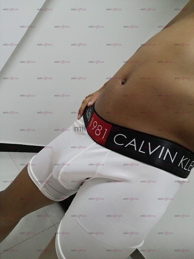 FOTOS DE SOY UN MORENO DELGADO, HONESTO SERIO Y RESPONSABLE, CENTRADO Y FIRME