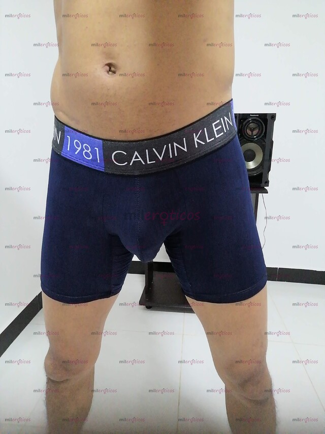 FOTOS DE SOY UN MORENO DELGADO, HONESTO SERIO Y RESPONSABLE, CENTRADO Y FIRME