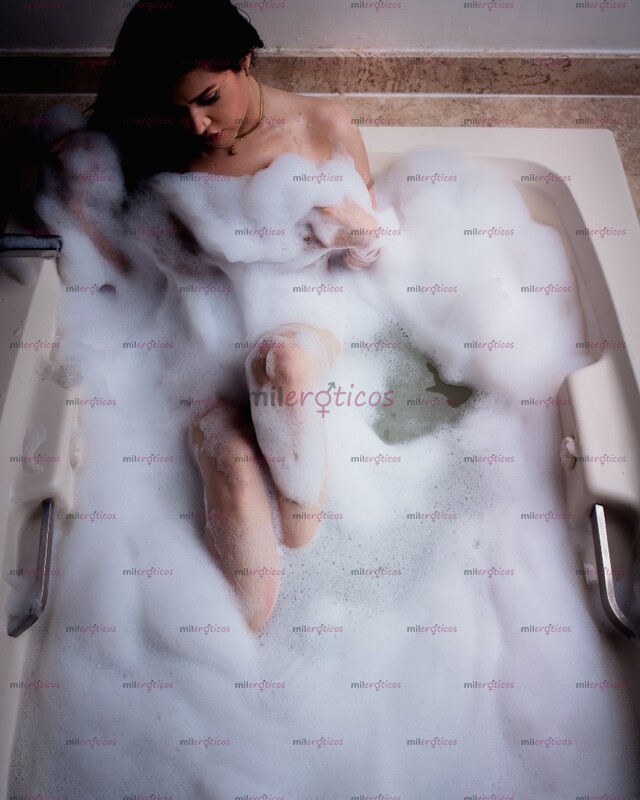 FOTOS DE MEGAN. LA TRANSEXUAL CON 18 CM DE CARAMELO