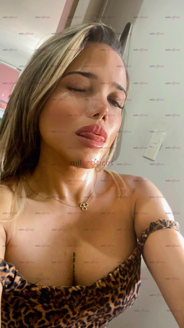 FOTOS DE VALERIE TU CHICA TRANS CALIENTE MUY GOLOSA