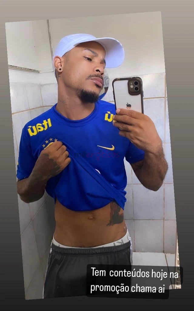 Ola meu nome e adriano amp sou moreno 1 69 de altura de puro tesao amp gosto de realizar as fantasias dos meus clientes amp atendo homens e mulheres e...