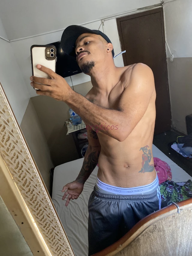 Ola meu nome e adriano amp sou moreno 1 69 de altura de puro tesao amp gosto de realizar as fantasias dos meus clientes amp atendo homens e mulheres e...