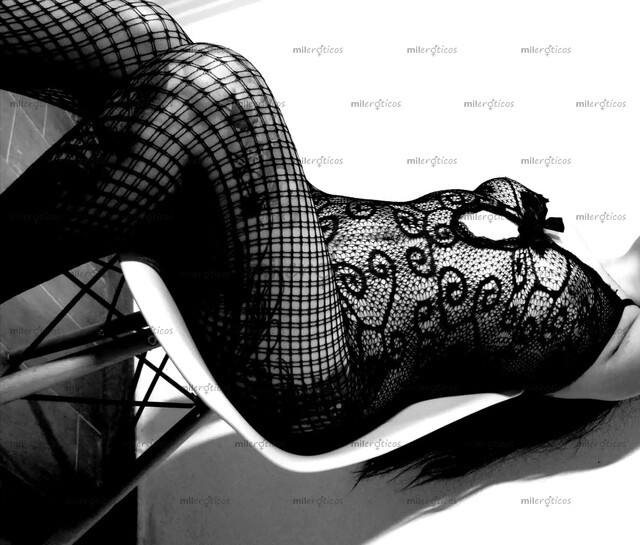 FOTOS DE FOGOSA MORENITA LISTA PARA SATISFACER TUS DESEOS