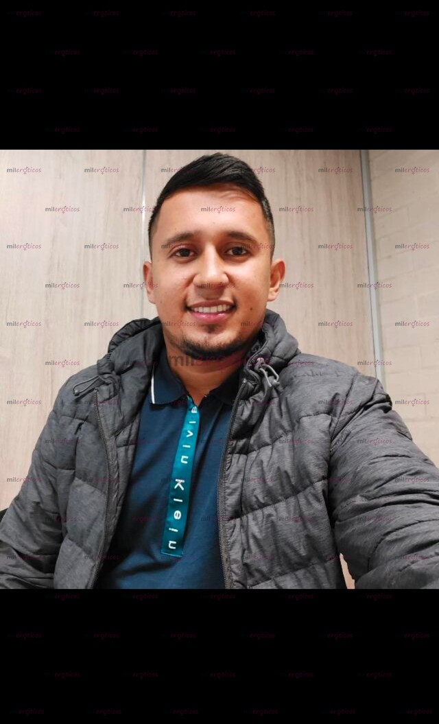 FOTOS DE HOLA JOVEN MORENO DOTADO MUY ARRECHO DISPUESTO A COMPLACERTE