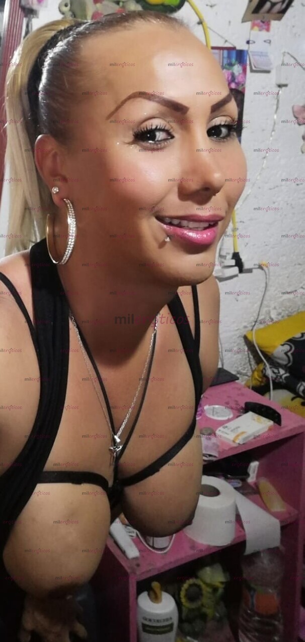 FOTOS DE KENYA RENDÓN..........................TU PUTITA EN BUEN FIN.