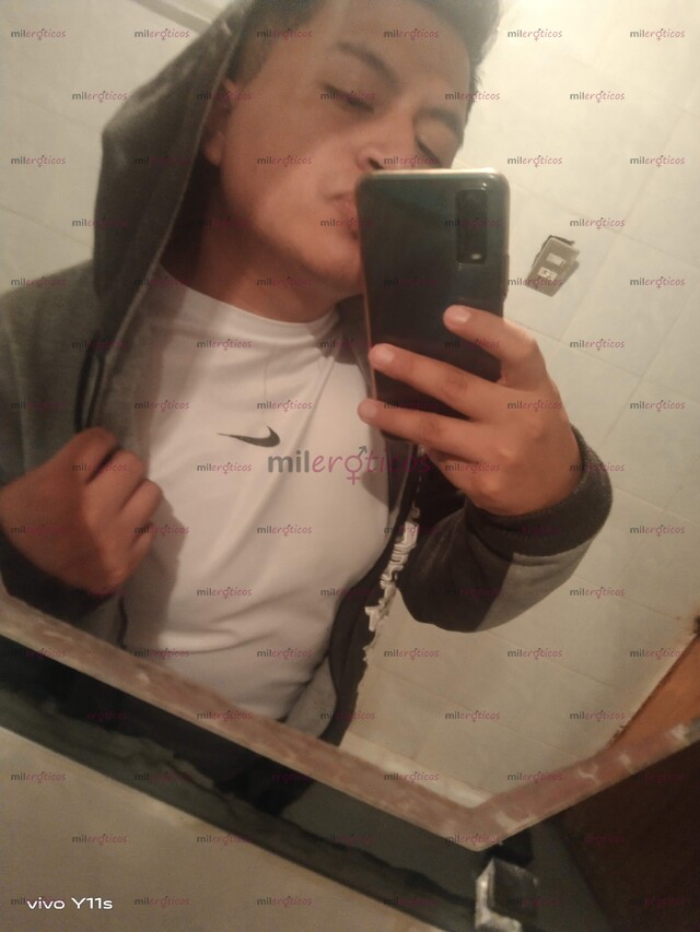 FOTOS DE IVAN 24 AÑOS CHAVO VERSÁTIL ME GUSTA TODO TIPO NO ME CIERRO A NADA.