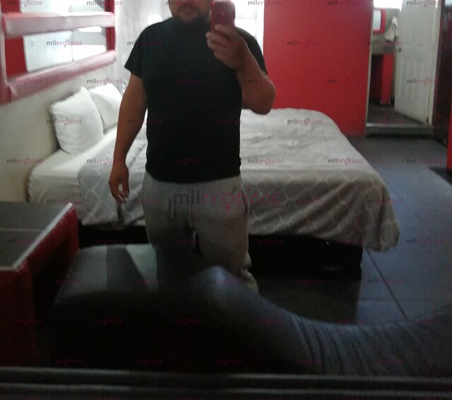 FOTOS DE MUY CALIENTE, BIEN PARECIDO, OJOS VERDES, BARBA, SOLO MUJERES.